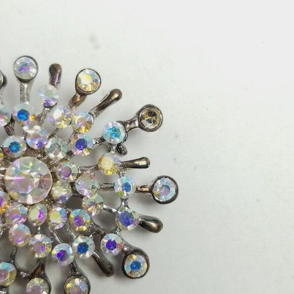Vintage Big Sparkly Rhinestone Brooch, Silver Tone Radiant Starburst Design Pin - Picture 3 of 7